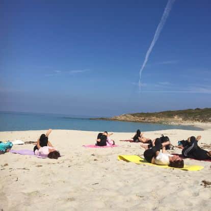 yoga cours plage pleine nature